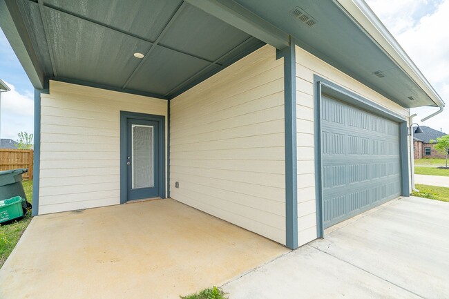 Building Photo - Immaculate 4-bedroom 3.5 bath Home in Faye...
