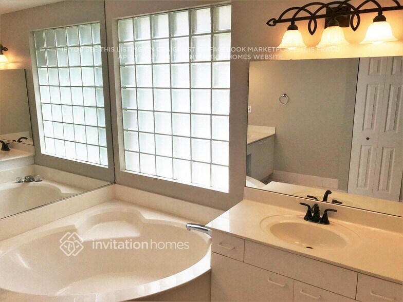 Building Photo - 7593 Rockport Cir