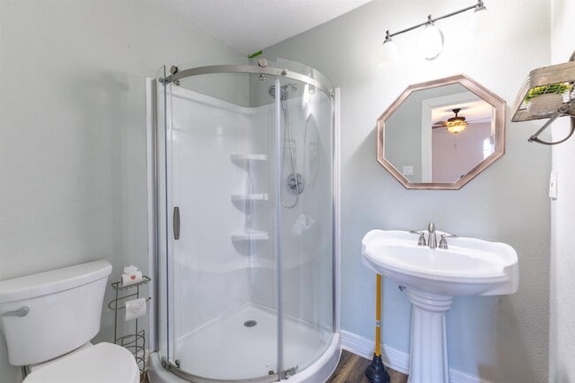 Building Photo - 6720 Lancaster Dr