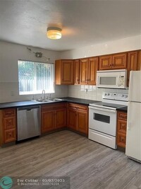 Building Photo - 2291 NE 51st Ct