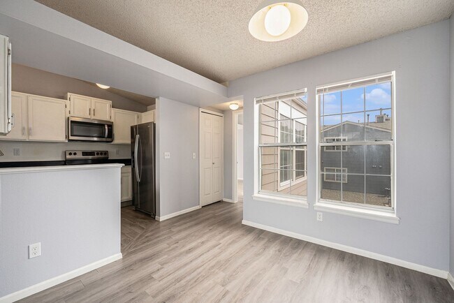 Building Photo - Lake Views in the City! **Move-In Special**