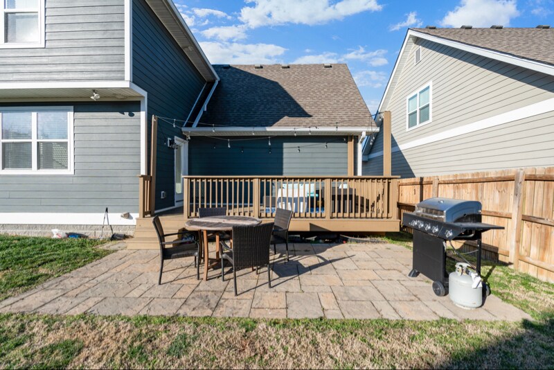 Building Photo - 705 Ellie Dr