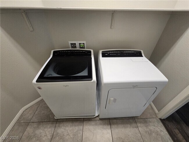 Building Photo - 1362 Reef Point Ave