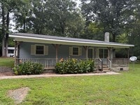 Building Photo - 3 Bed, 1 Bath Home located out in the country!