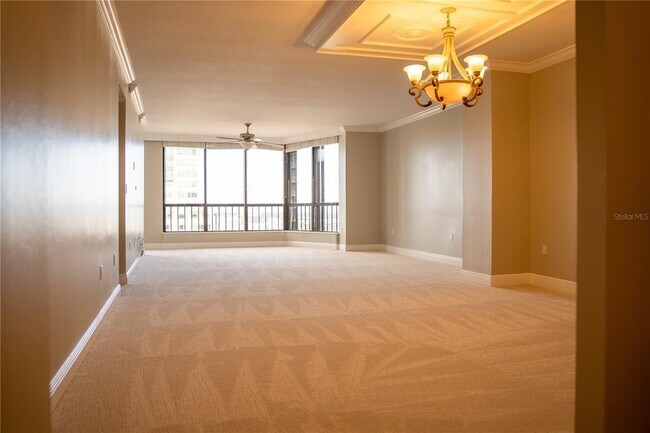 Building Photo - 1 Beach Dr SE