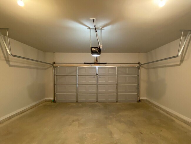 Building Photo - 130 Ridgeview Cir