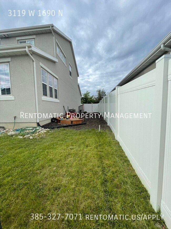 Building Photo - 3119 W 1690 N