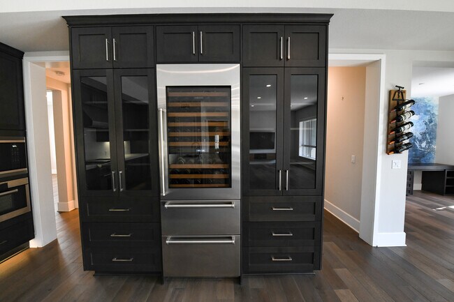 Building Photo - 12775 Bluff Creek Dr