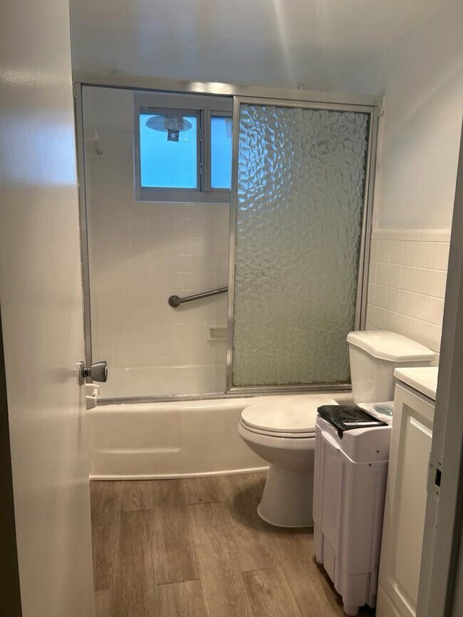 Building Photo - 4213 NE 21st Ave