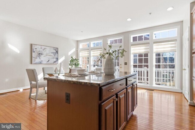 Building Photo - 7996 Reserve Way