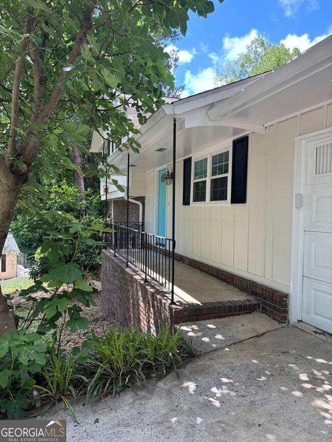 Building Photo - 126 Azalea Dr