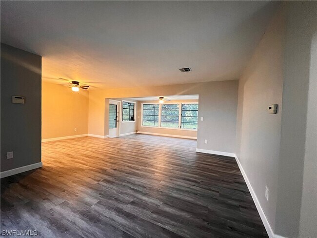Building Photo - 733 Sesame Ct
