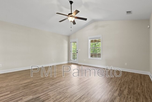 Building Photo - 634 Pine Lilly Dr