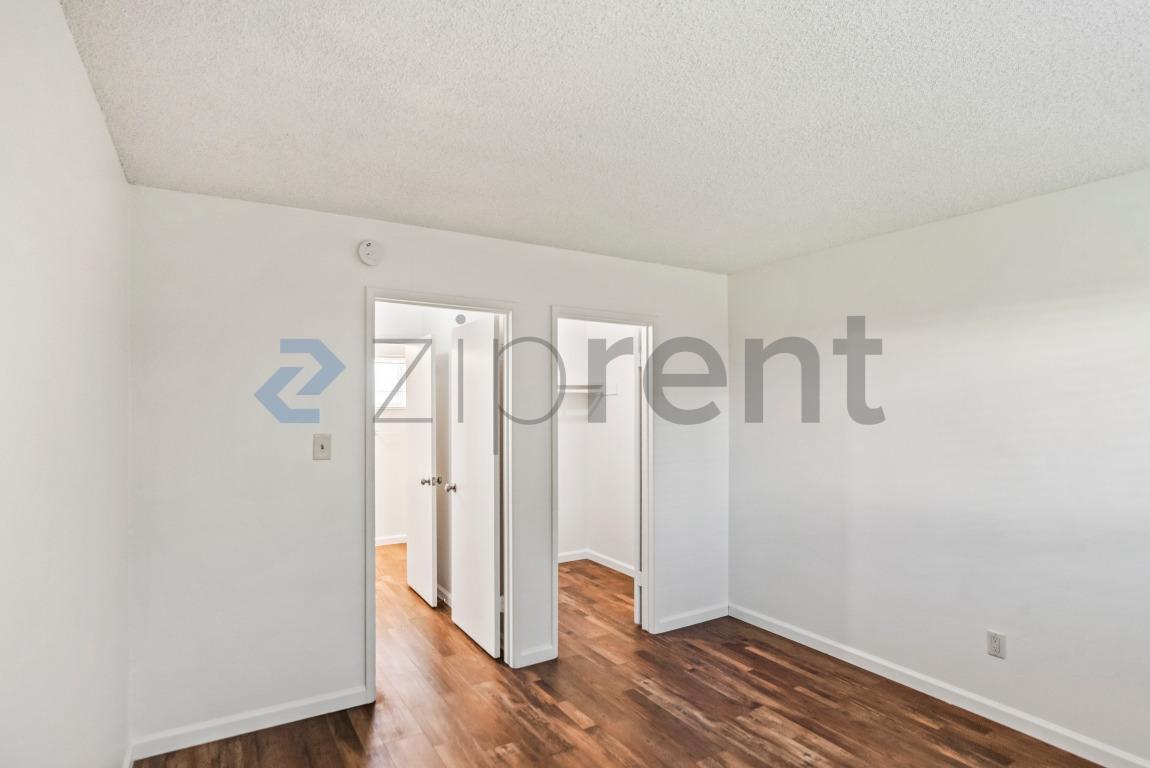 Building Photo - 3865 Almond Ave