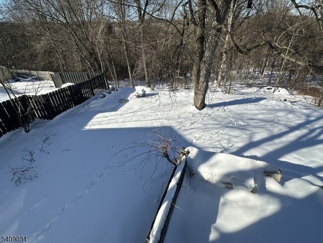 Building Photo - 28 Beardslee Hill Dr