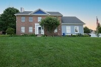 Building Photo - Immaculate 4 bed 3.5 bath w/2 offices, eat...