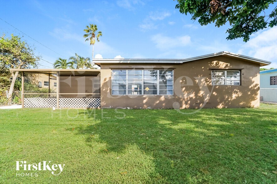 Building Photo - 7520 Coral Blvd