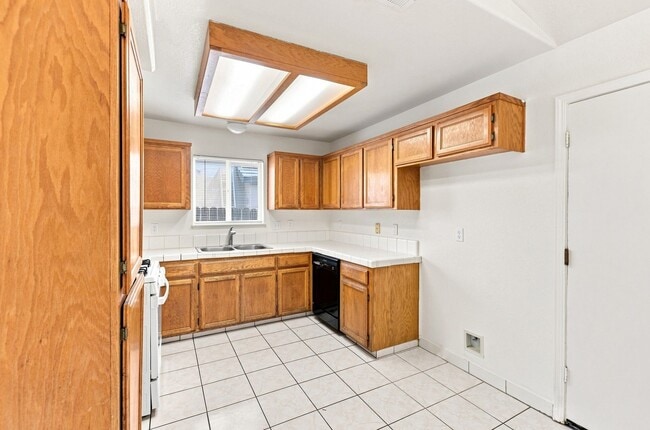 Building Photo - 2158 Canal Farm Ln