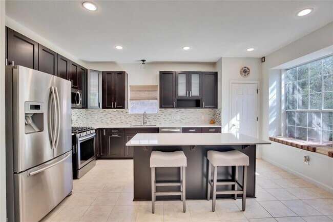 Building Photo - 10321 Beard Ave