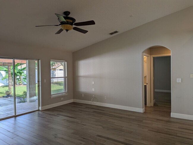 Building Photo - 5/3 Single Family Home at East Lake Cove i...