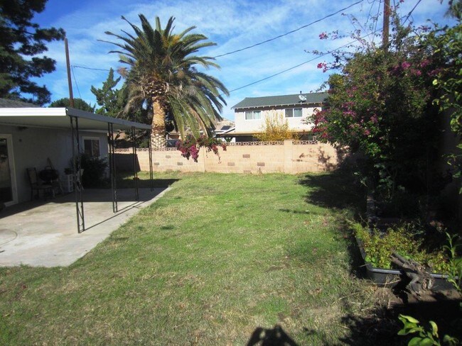 Building Photo - 2284 Athens Ave