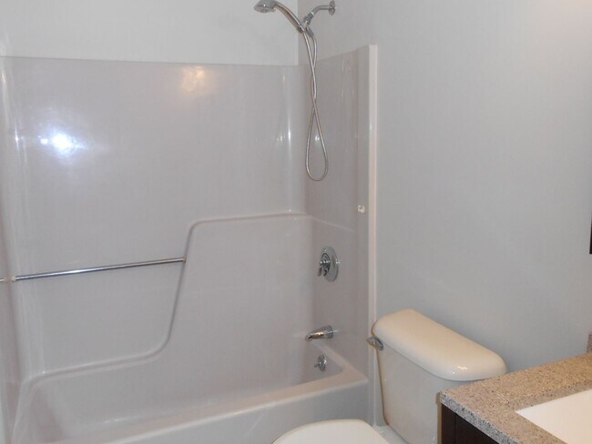 Building Photo - Derry Fieldstone Terrace Condo For Rent!