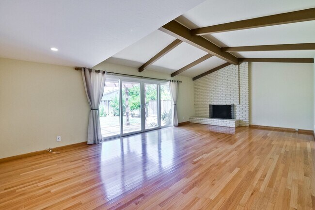 Building Photo - Charming Updated 4 Bedroom Home in Santa Clara with Expansive Backyard and Fruit Trees.