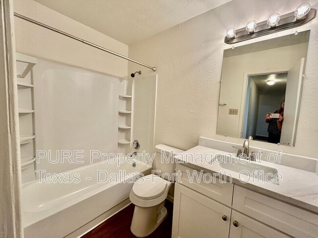 Building Photo - 1410 Birmingham Dr