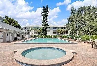 Building Photo - 1709 Whitehall Dr