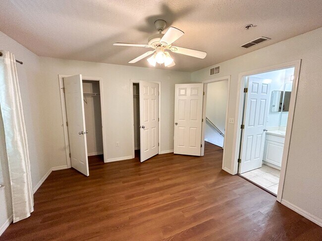 Building Photo - 2/2.5 Cozy Condo in Isabella Park