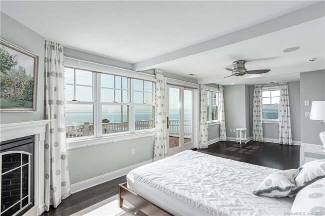 Building Photo - 901 Fairfield Beach Rd