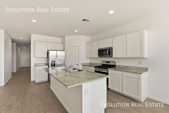 Building Photo - 11461 E Ulysses Ave