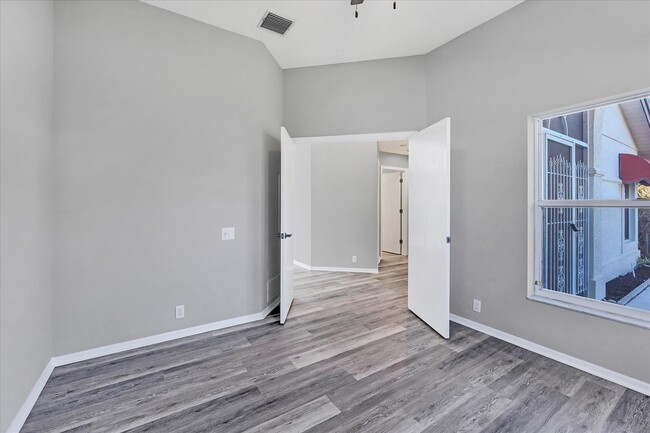 Building Photo - 4998 Tamarack Trail