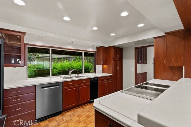 Building Photo - 1218 Flintridge Ave