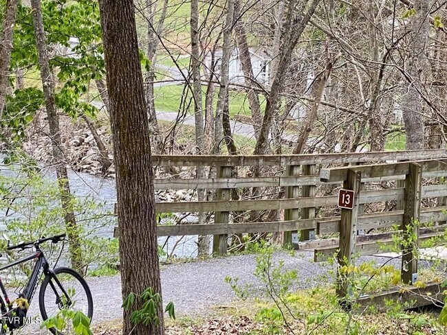 Building Photo - 21570 Alvarado Rd