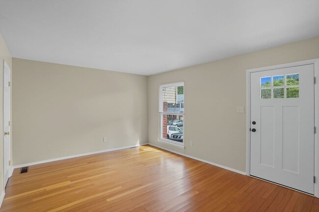 Building Photo - Recently Updated 3 Bedroom 1 Bath in Newar...