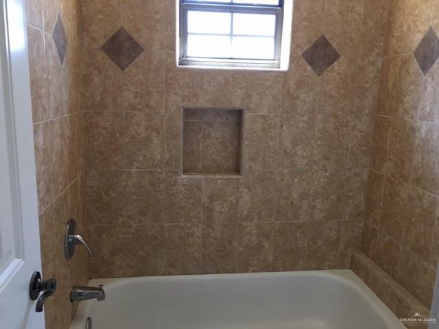 Building Photo - 13 E Quail St