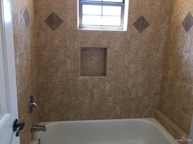 Building Photo - 14 E Quail St