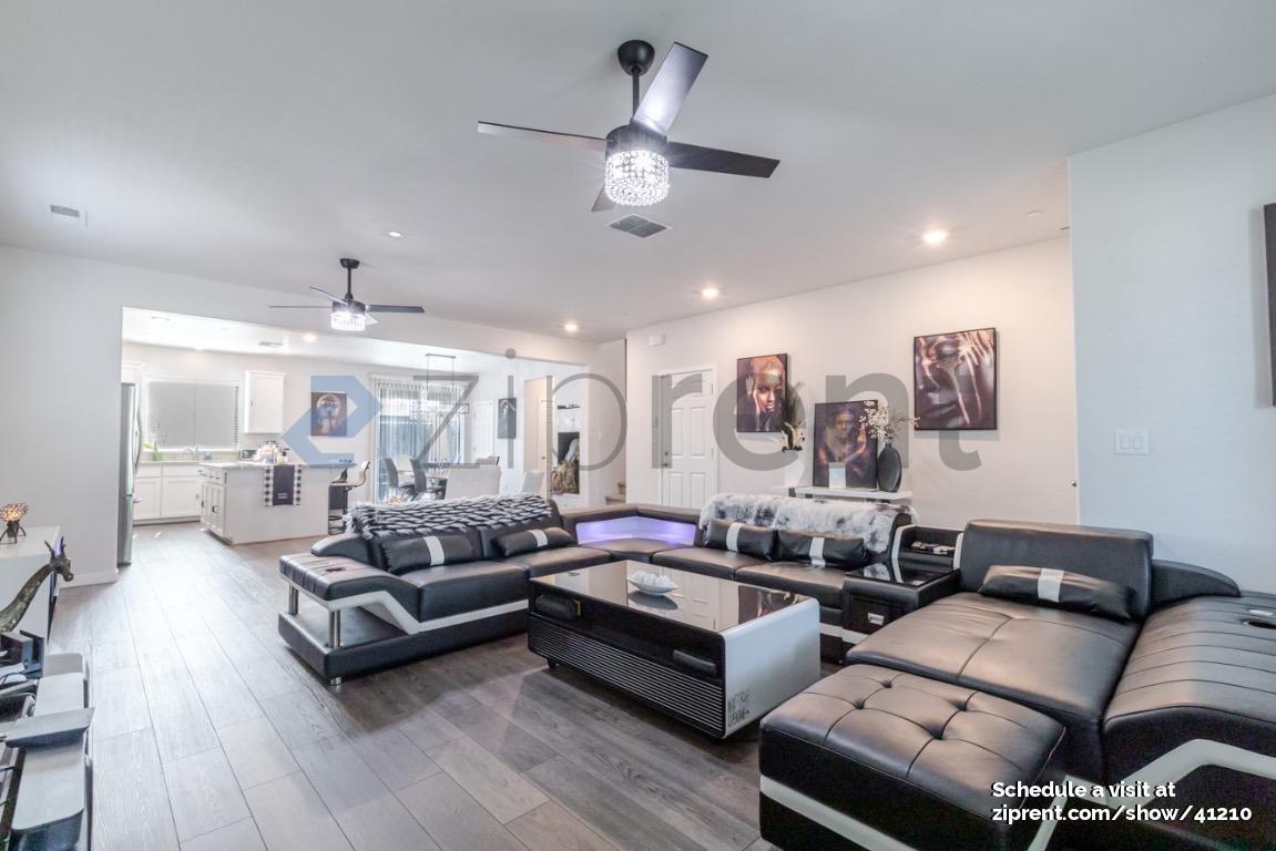 Building Photo - 5561 Harcrest Dr