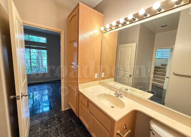 Building Photo - 12640 Springbrook Dr