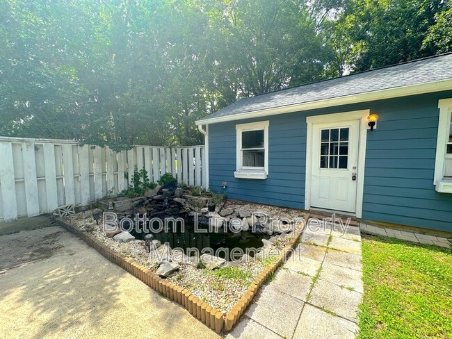 Building Photo - 11824 Larkridge Ct