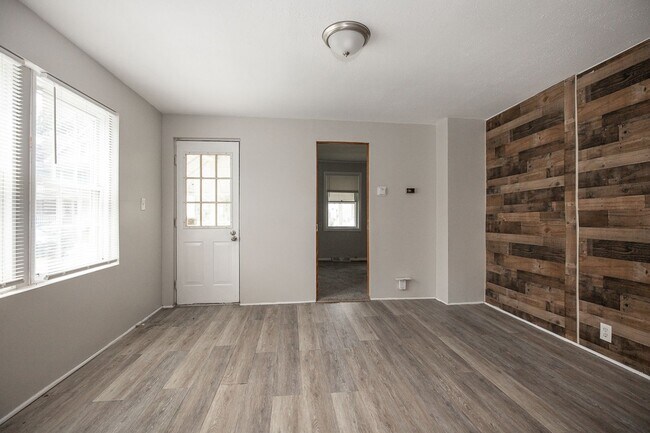 Building Photo - 3295 W 46th St
