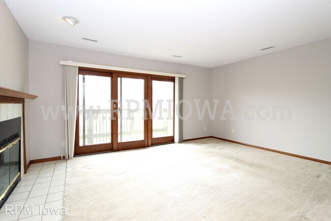 Building Photo - 9309 Sandler Dr