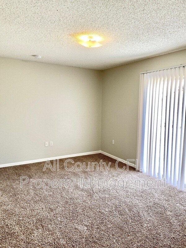 Building Photo - 715 Lucaya Dr