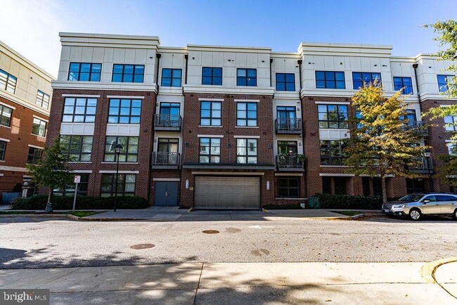 Building Photo - 815 N Patrick St