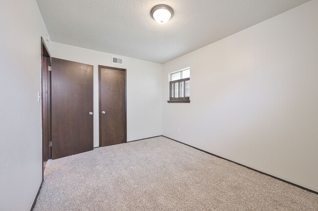 Building Photo - 1401 SW 60th St