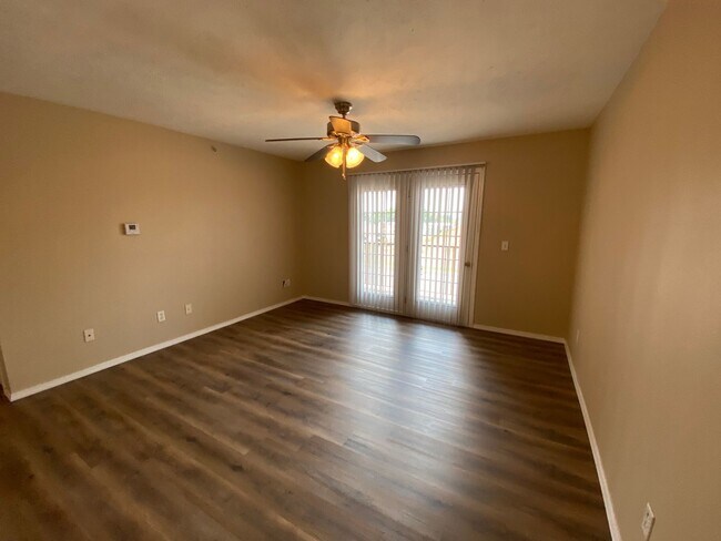 Building Photo - 1040 S Clifton Ave