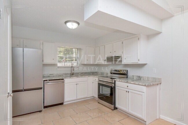Building Photo - Newly Renovated 3 Bed 2 Bath Home in Theodore!