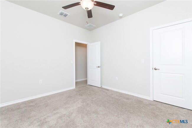 Building Photo - 121 Lafitte Dr