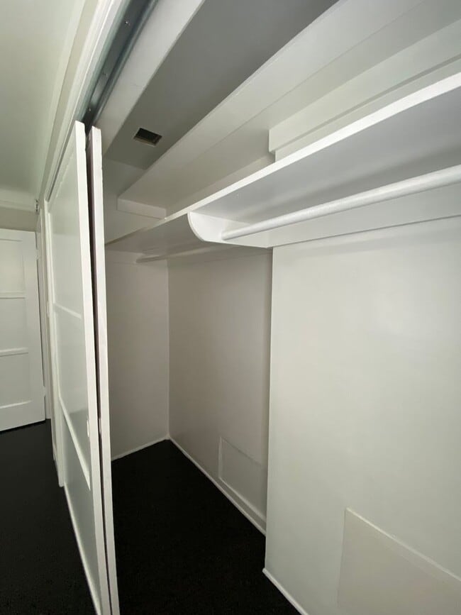 Building Photo - 2335 S Garth Ave